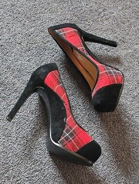 Women's Red Plaid High Heel Pumps - Black Trim